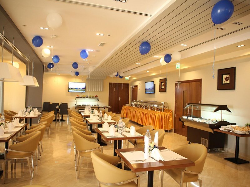 Reflections Hotel 15 - Restaurant
