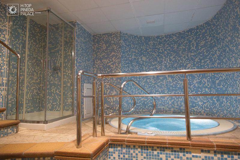 htop Pineda Palace Adults Recommended 26