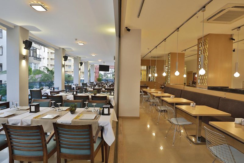 Aurasia Deluxe Hotel 3