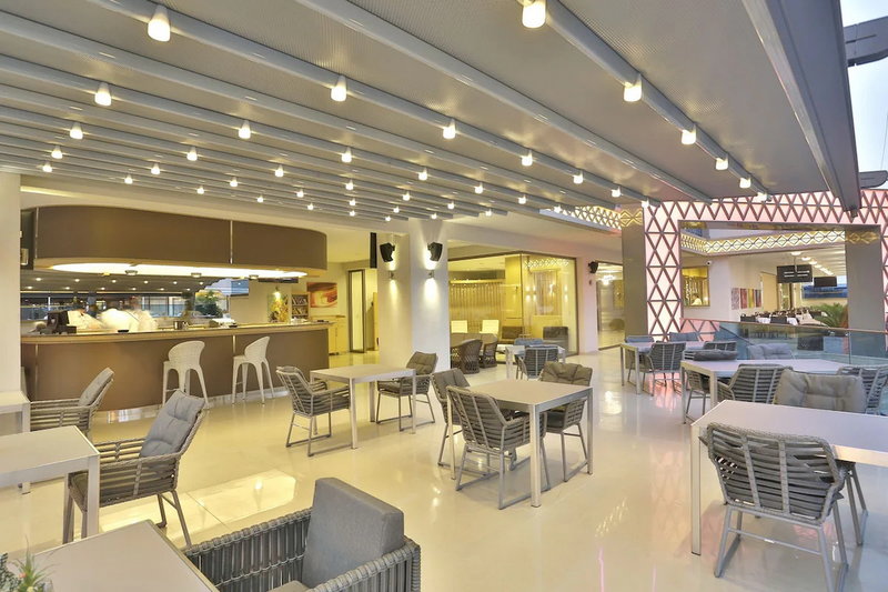 Aurasia Deluxe Hotel 7