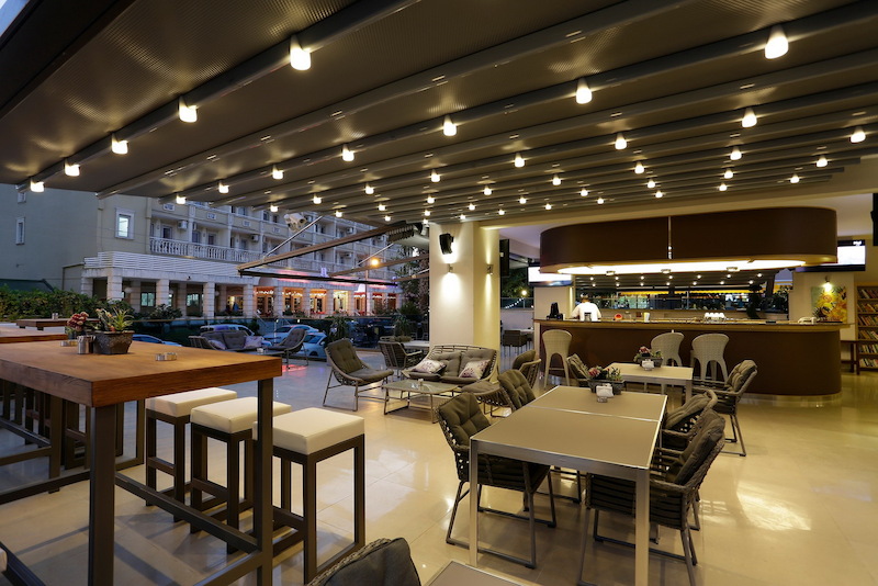Aurasia Deluxe Hotel 9