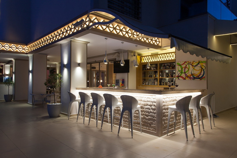 Aurasia Deluxe Hotel 10