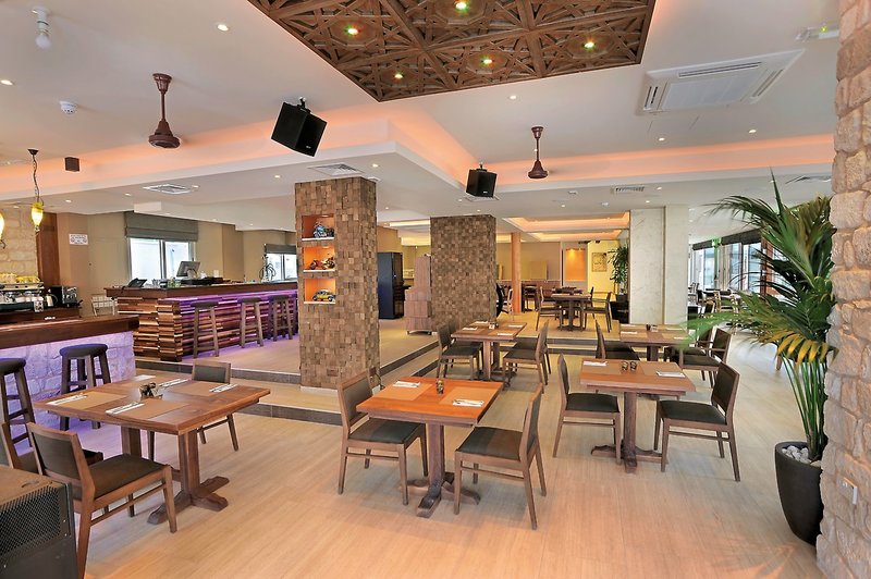 Nelia Gardens 8