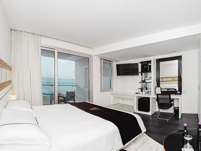 The Ciao Stelio Deluxe Hotel 30