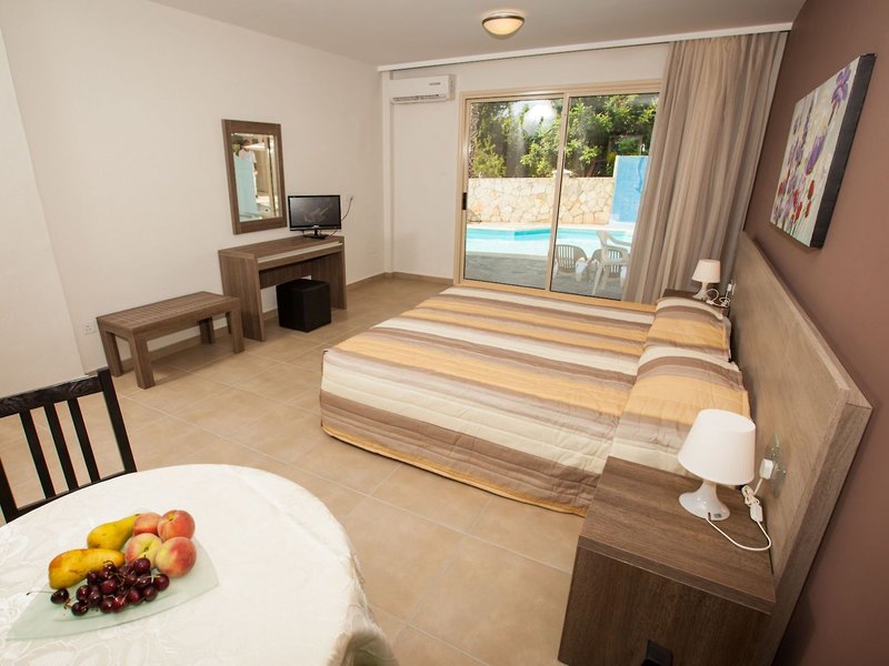 Crystallo Apartments 27
