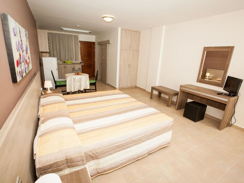 Crystallo Apartments 28