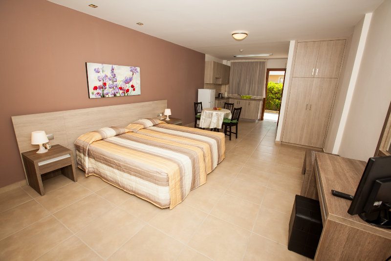 Crystallo Apartments 2 - Room Example