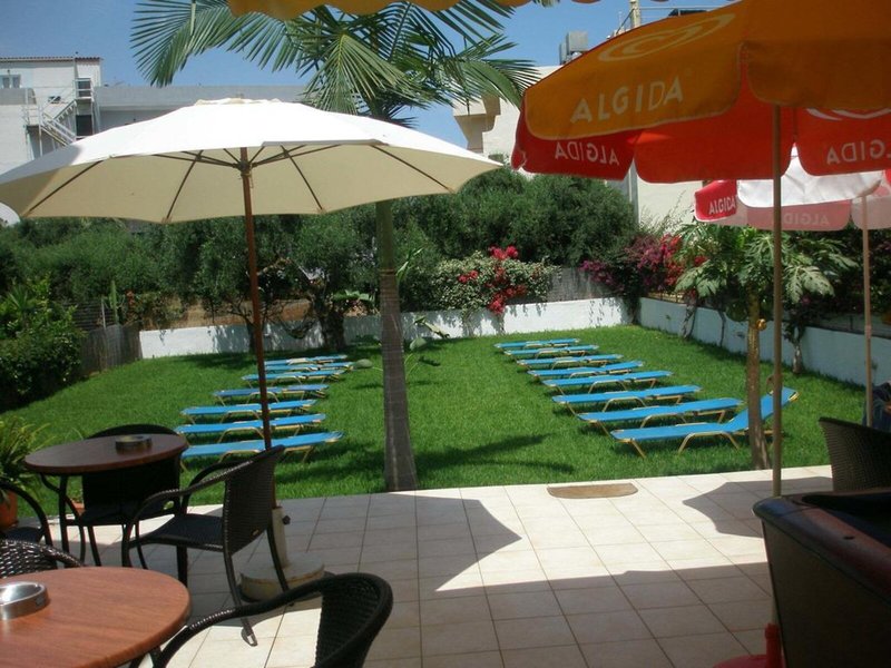 Emerald Hotel & Studios 1