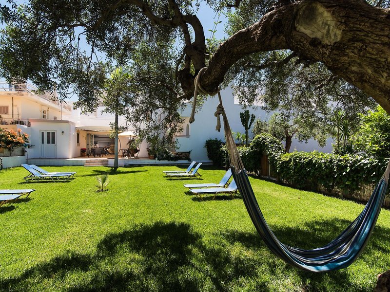 Emerald Hotel & Studios 2
