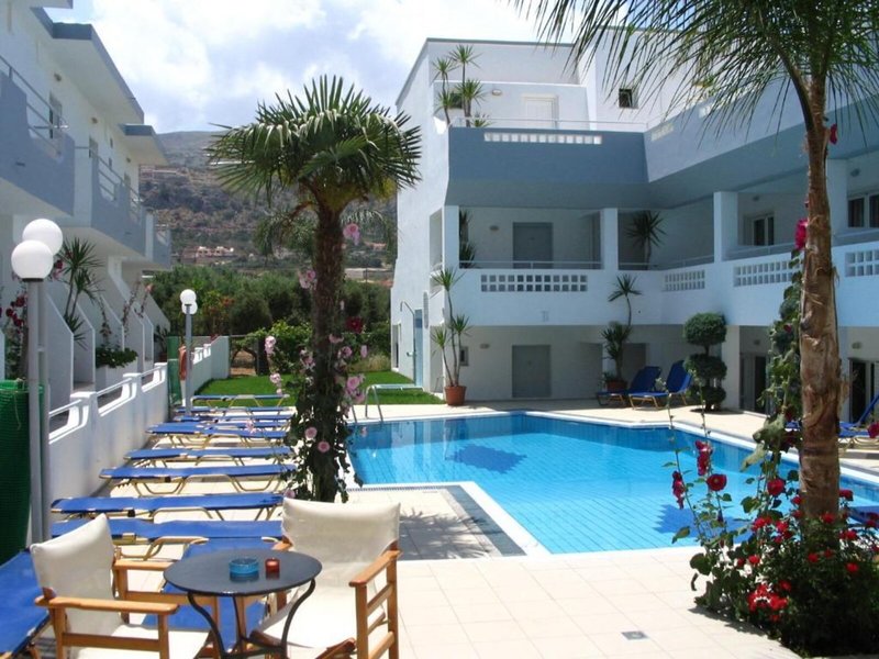 Emerald Hotel & Studios 13