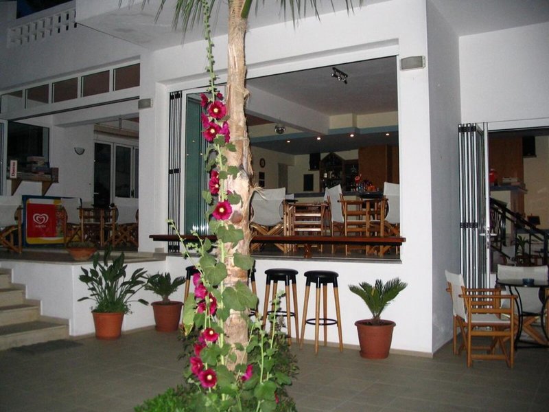 Emerald Hotel & Studios 19