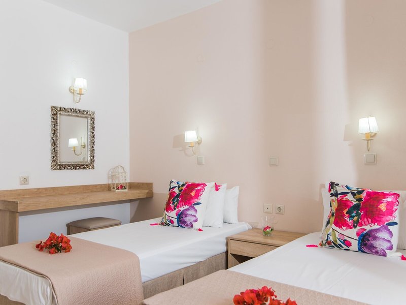 Emerald Hotel & Studios 23