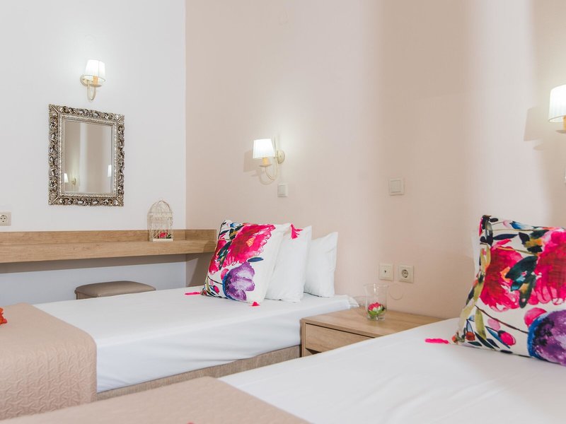 Emerald Hotel & Studios 25