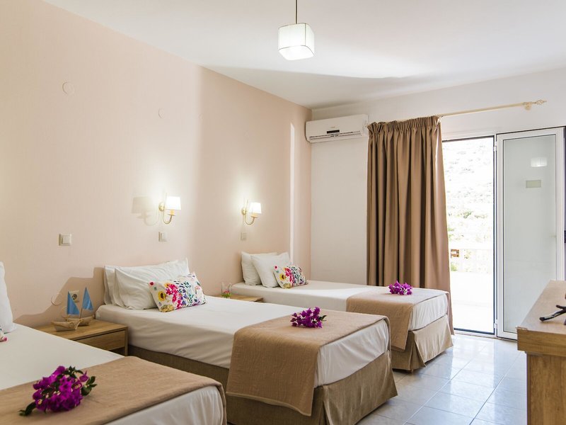 Emerald Hotel & Studios 27