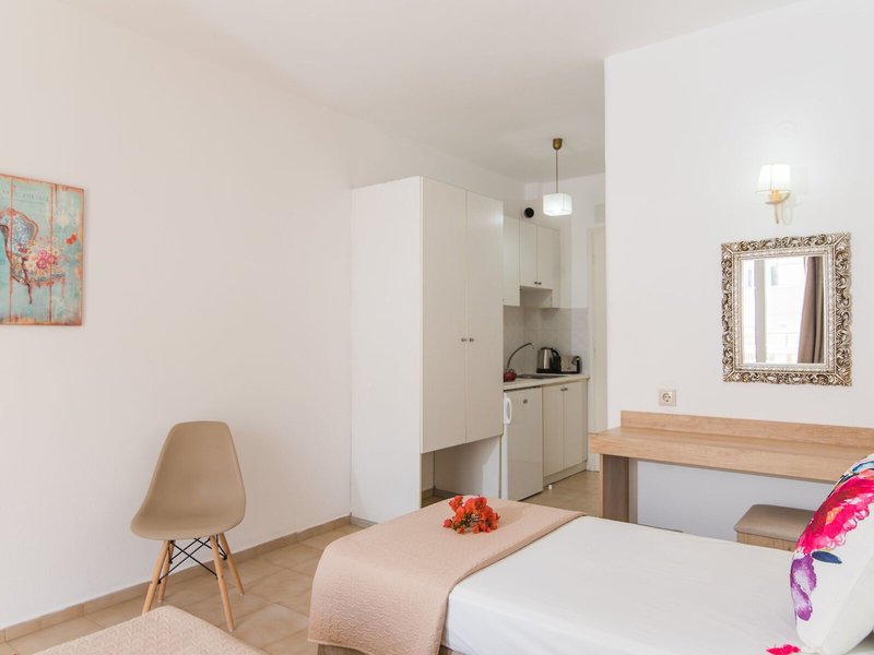 Emerald Hotel & Studios 29