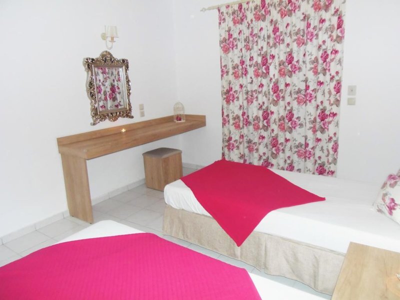 Emerald Hotel & Studios 32