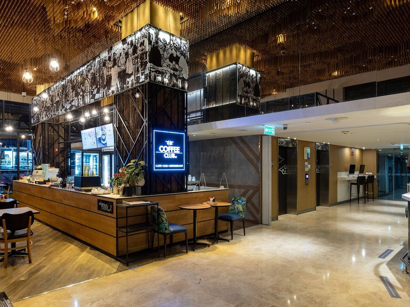 Holiday Inn Express Bangkok Sukhumvit 11 8