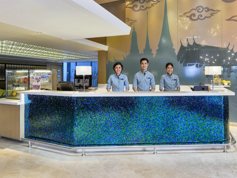 Holiday Inn Express Bangkok Sukhumvit 11 9