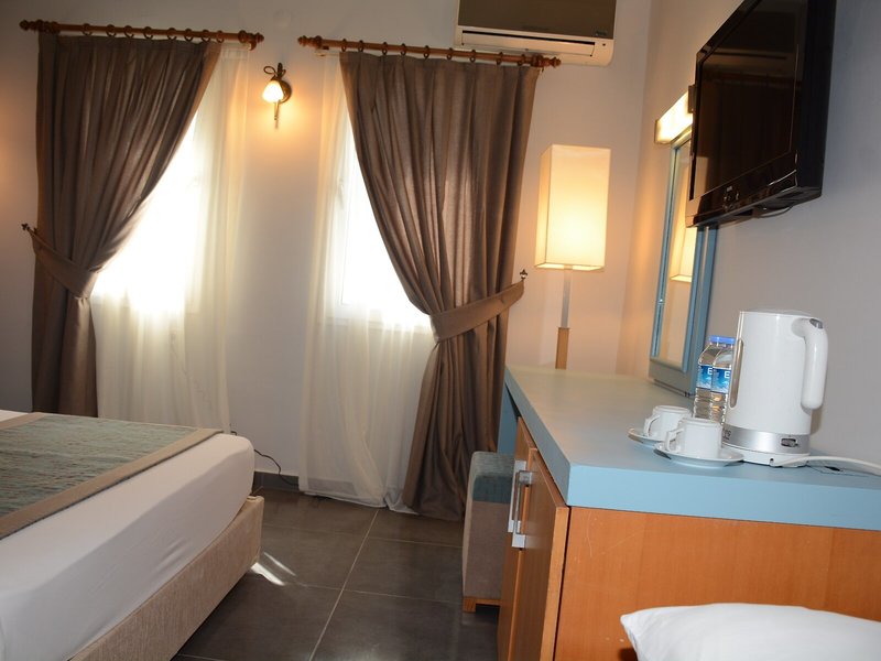 Atrium 25