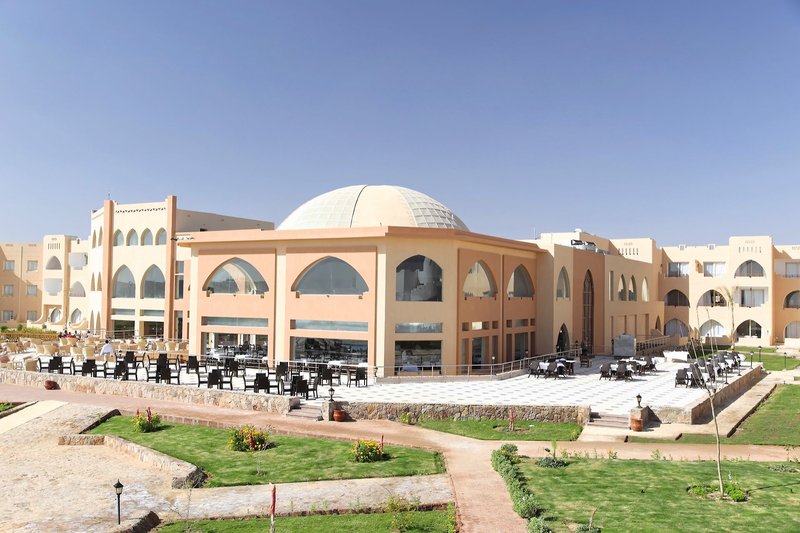 Three Corners Equinox Beach Resort 11