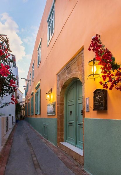 Efchi Suites 1904 1