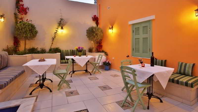 Efchi Suites 1904 4