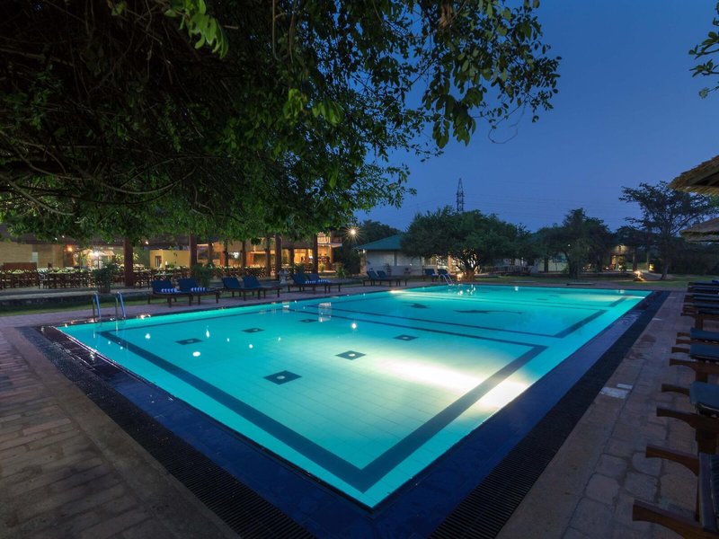 Camellia Resort and Spa 9