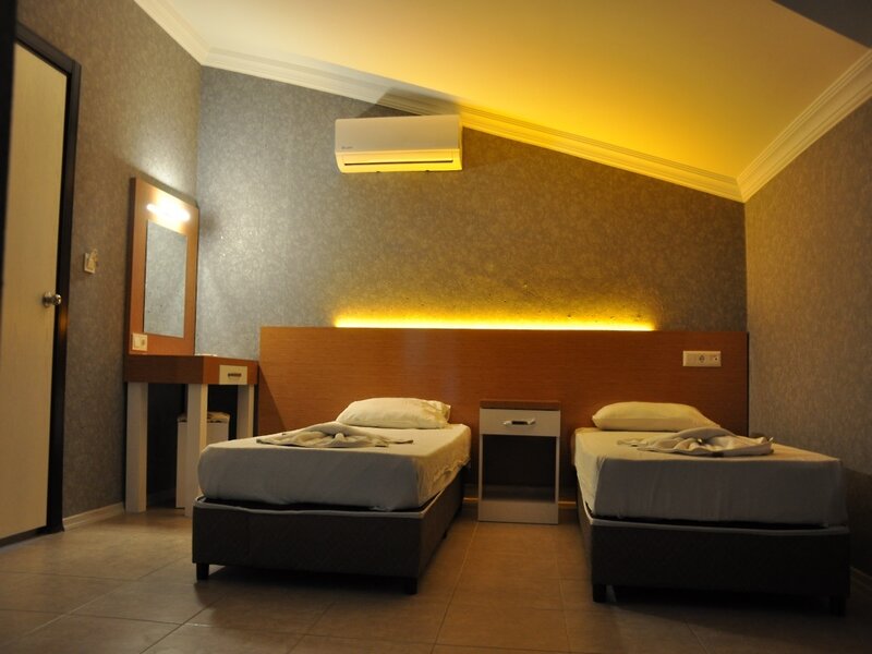 Anita Noch Hotel 8