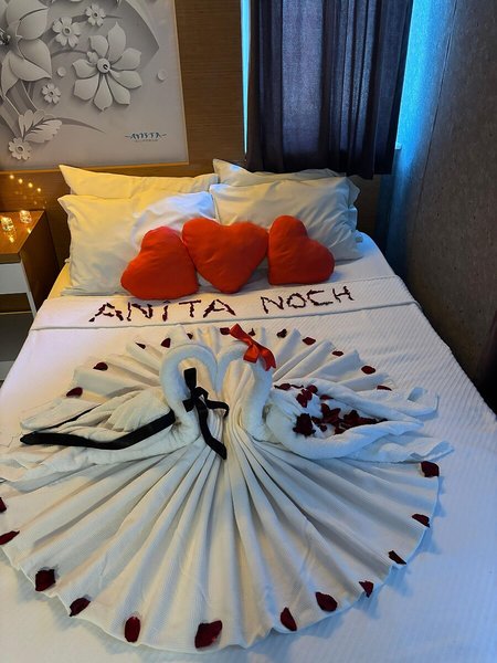 Anita Kemer Noch Hotel 15