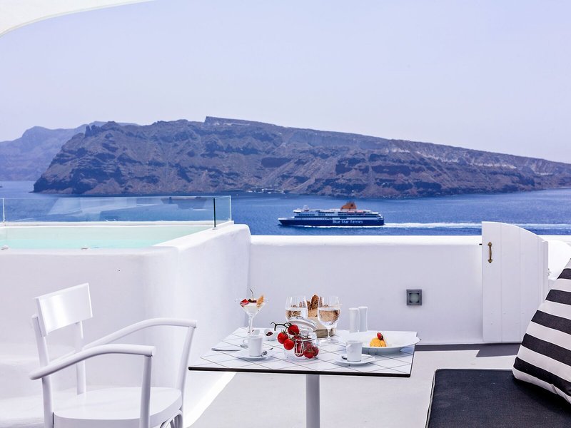 Charisma Suites 32