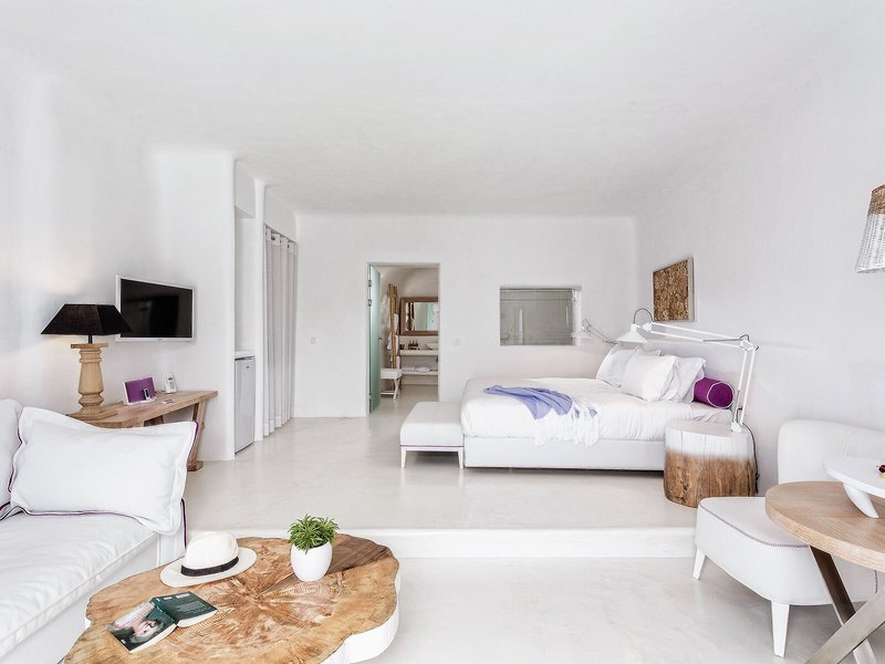 Charisma Suites 36