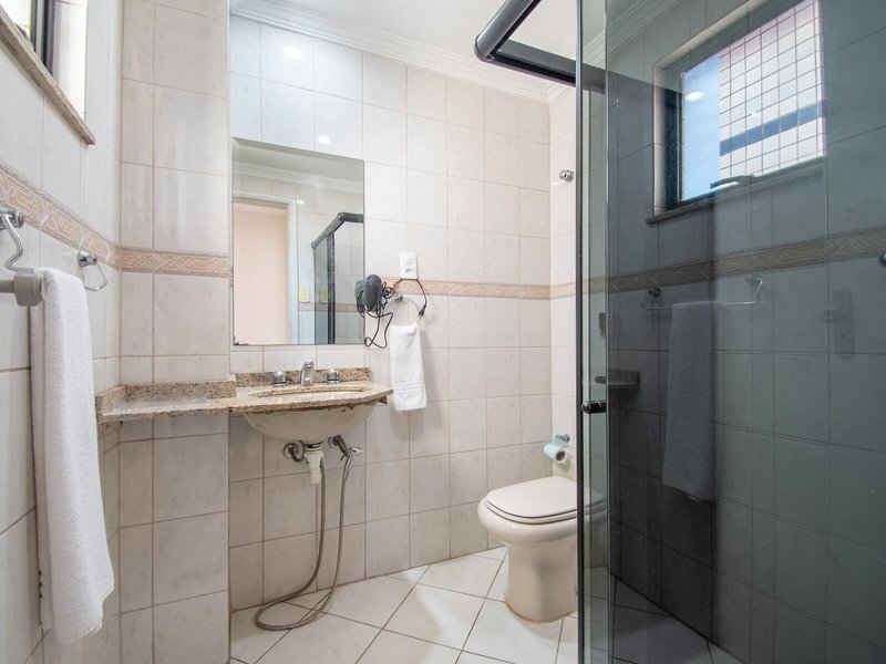 OYO Residencial Itacuruçá Apart Hotel 31 - Bathroom Example