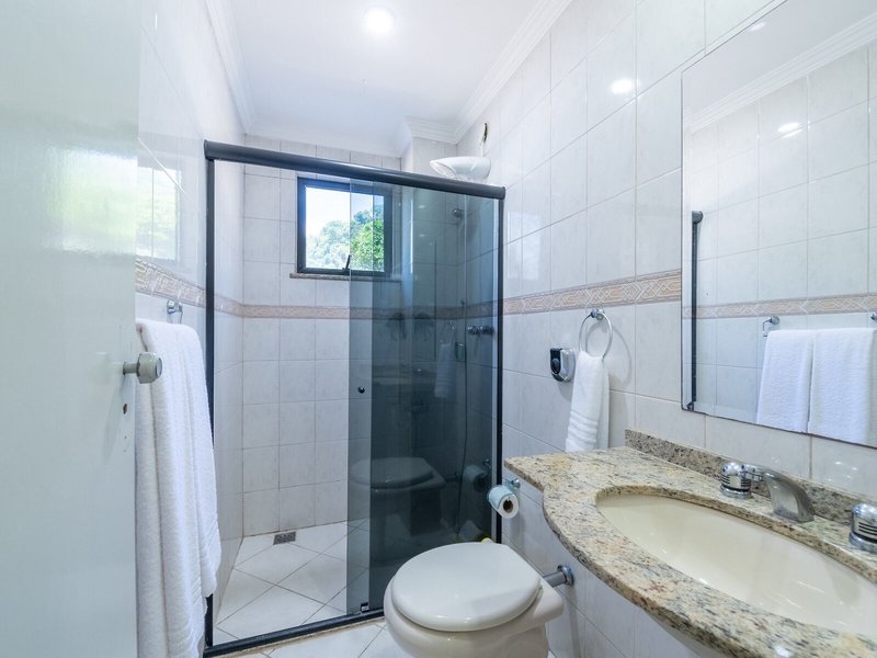 OYO Residencial Itacuruçá Apart Hotel 32 - Bathroom Example