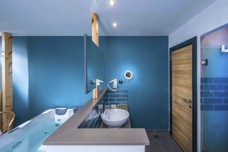 Infinity Blue 16