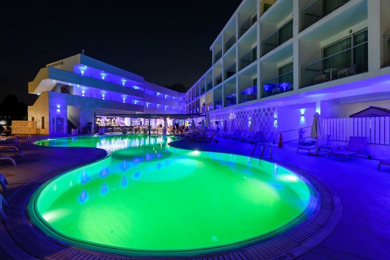 River Rock Hotel 5