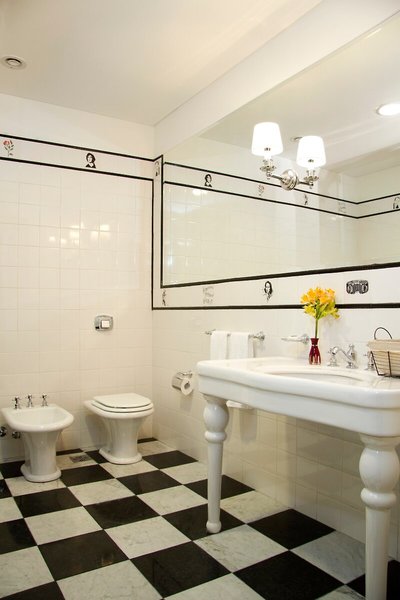Tango de Mayo Hotel 31 - Bathroom Example