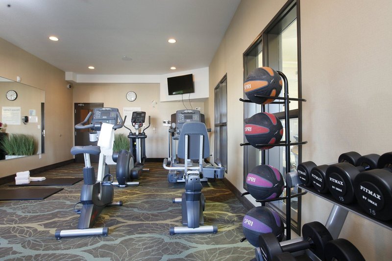 Holiday Inn Express Fort St John 3 - Sports and leisure