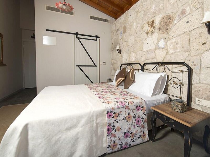 Kostem Otel 40