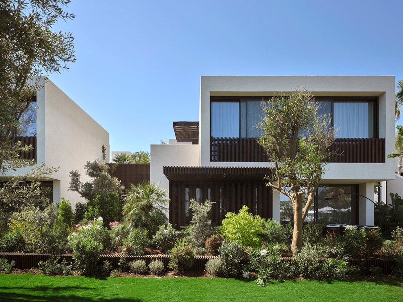 Caja by Maxx Royal 4