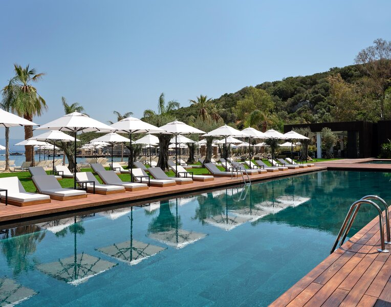 Caja by Maxx Royal 8