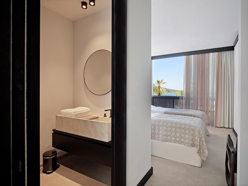 Caja by Maxx Royal 25