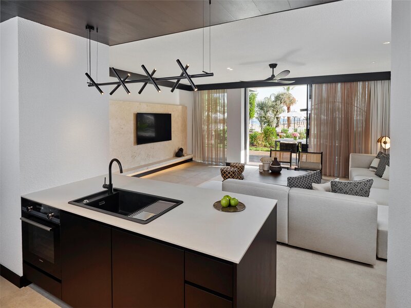 Caja by Maxx Royal 27