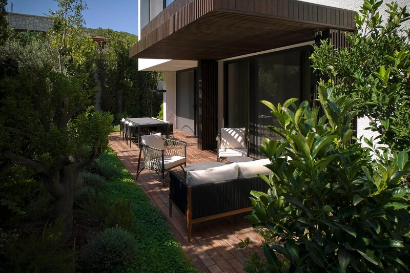 Caja by Maxx Royal 38