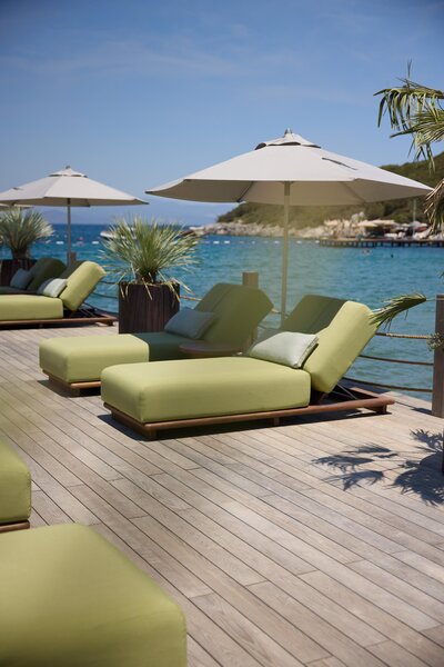 Caja by Maxx Royal 52