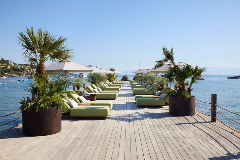 Caja by Maxx Royal 53