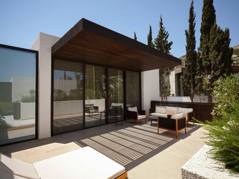 Caja by Maxx Royal 58