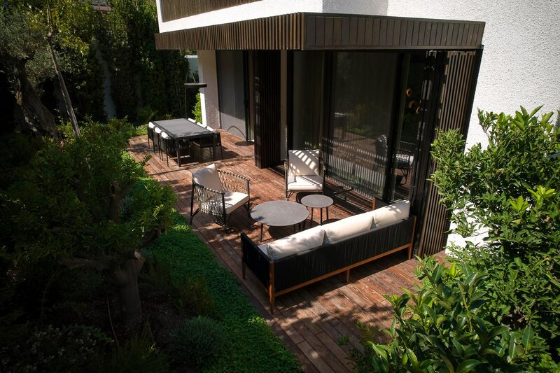 Caja by Maxx Royal 61