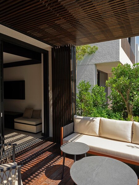 Caja by Maxx Royal 62