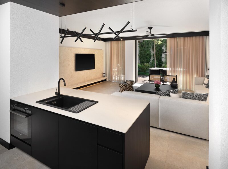 Caja by Maxx Royal 63