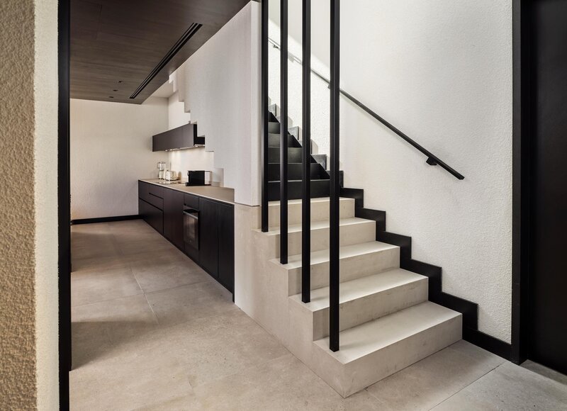 Caja by Maxx Royal 72